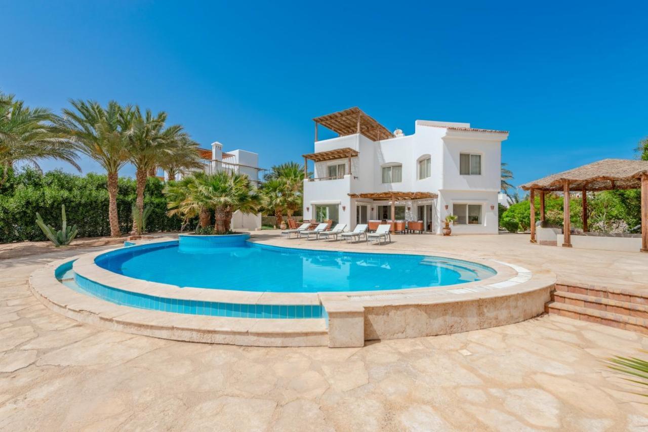 Beautiful 4 Bedroom White Villa With Heated Pool Hurghada Exteriér fotografie