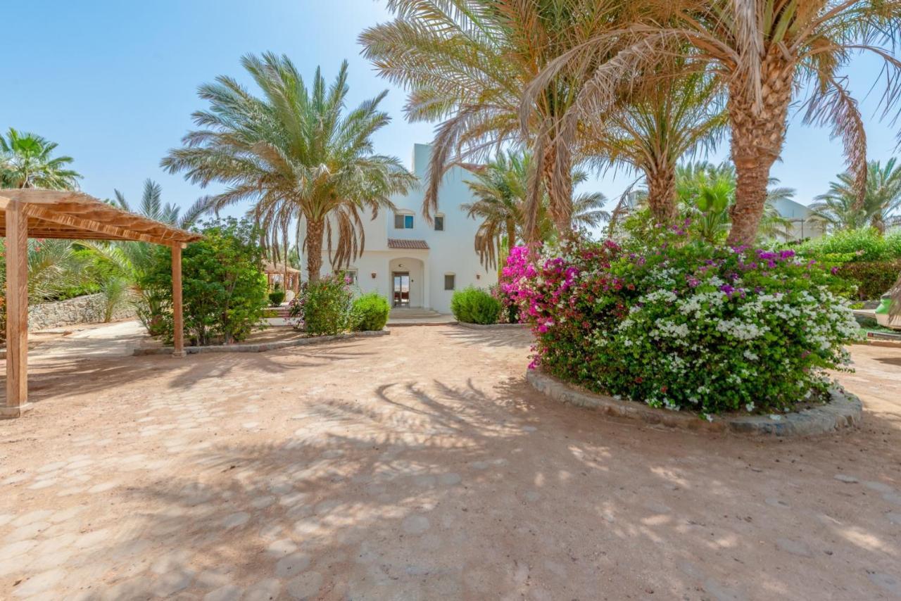 Beautiful 4 Bedroom White Villa With Heated Pool Hurghada Exteriér fotografie