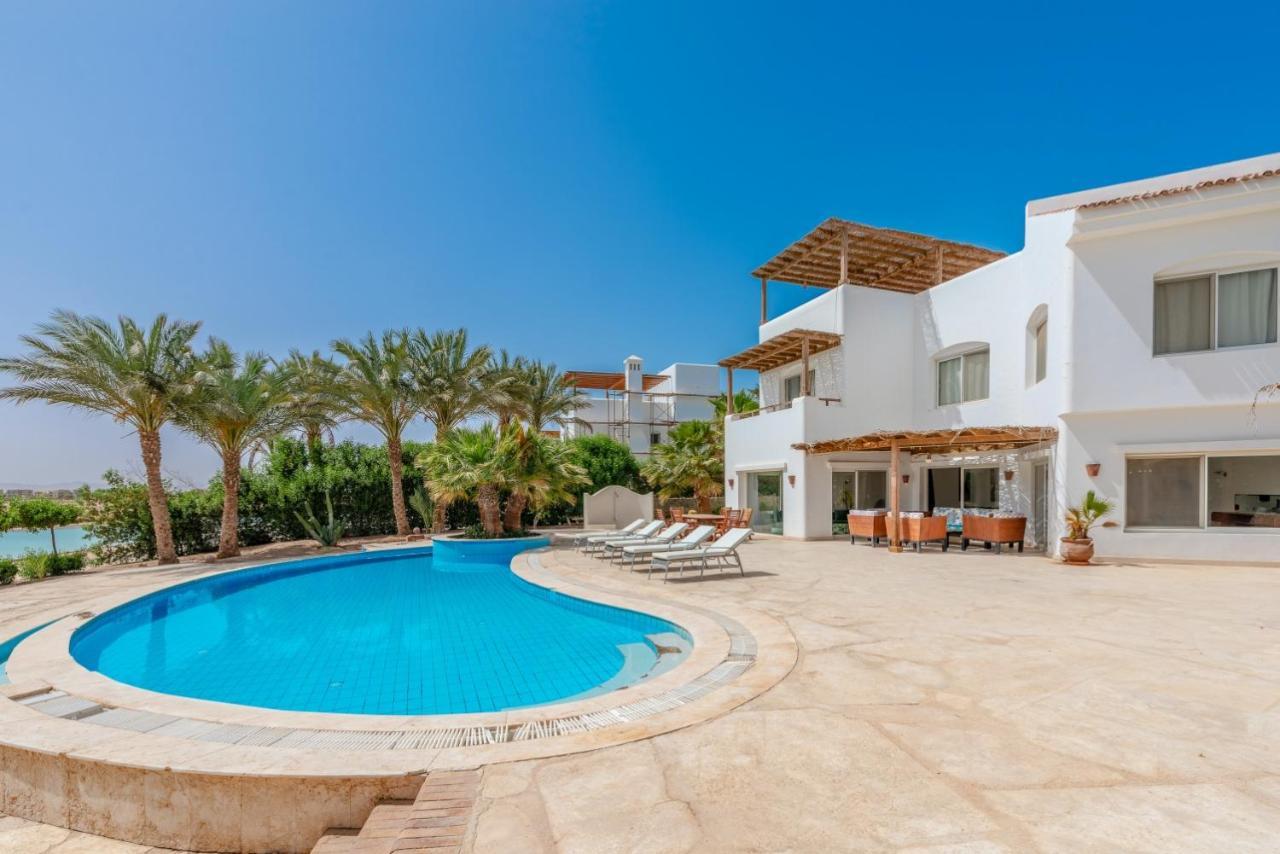 Beautiful 4 Bedroom White Villa With Heated Pool Hurghada Exteriér fotografie