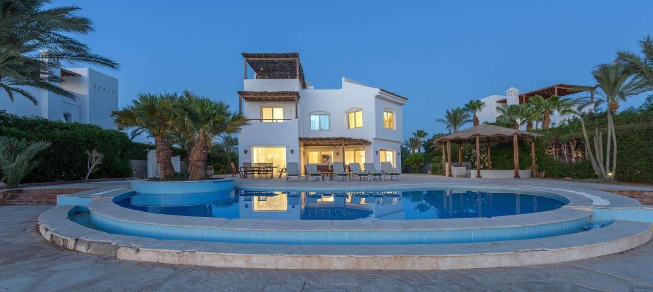 Beautiful 4 Bedroom White Villa With Heated Pool Hurghada Exteriér fotografie